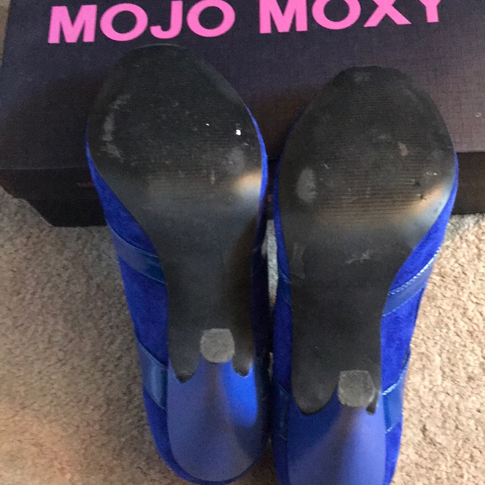 Shoes - Picture 6 of 9